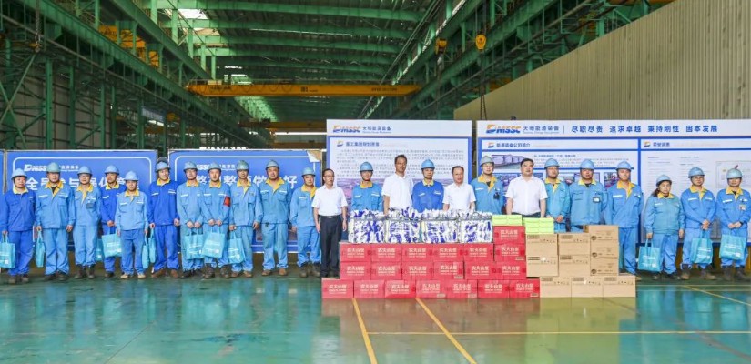 江阴市副市长尹志华一行赴304永利集团沉工慰问和调查