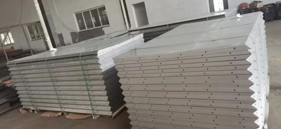 品质服务，，，，，，加深合作！304永利集团荆门加工中心圆满服务出口设备