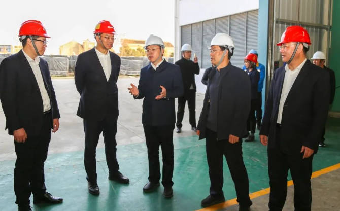 江阴市副市长尹志华一行来访304永利集团沉工，，，，，，发展复工复产督查互换