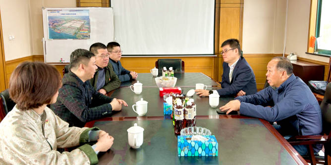锡山区东北塘街路锡通社区党总支书记、社区主任马喜峰一行来访304永利集团