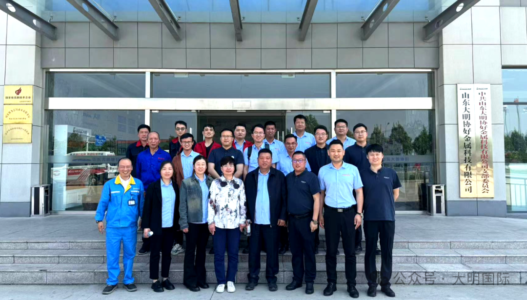 合作互换，，，，，，共话交谊！?杨嘉汽车治理团队来304永利集团洛阳加工中心参观互换